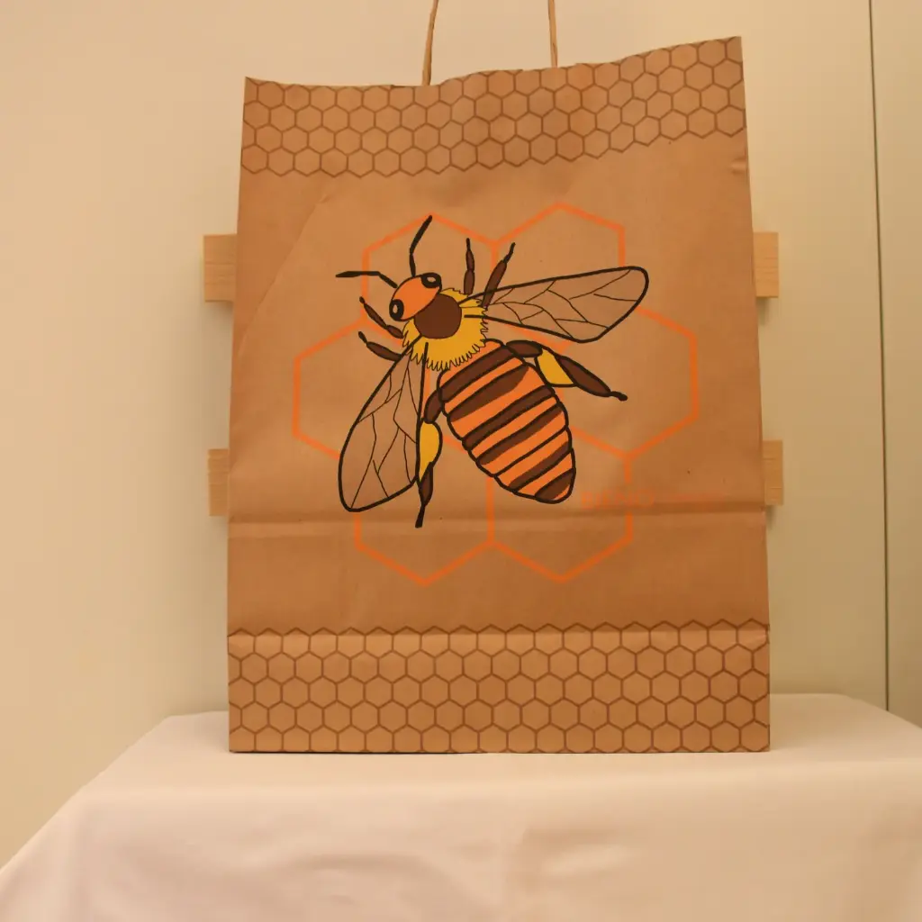 Tragtasche Papier "Maxi Bieno Design" (Größe in cm 42 x 32 x 14)