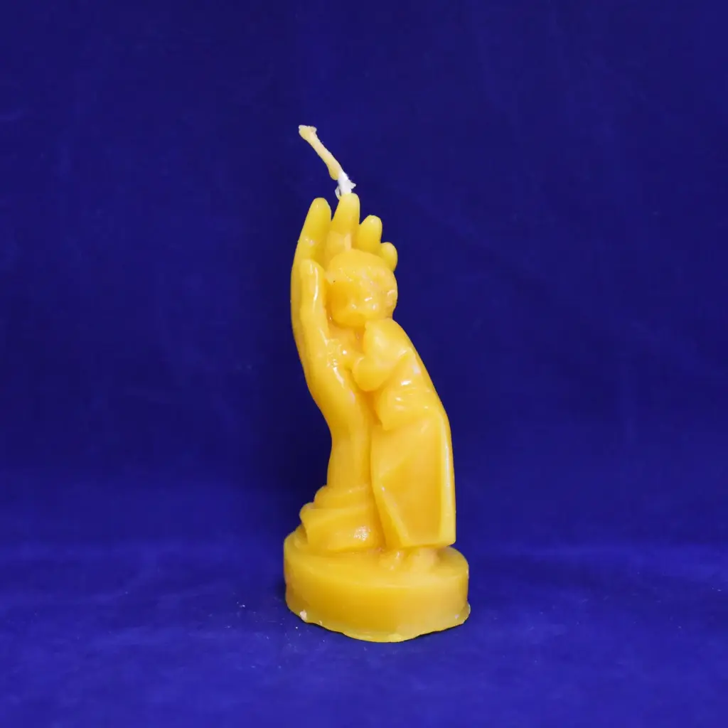 Bienenwachskerze 10 cm (Motiv Kind in Hand) 